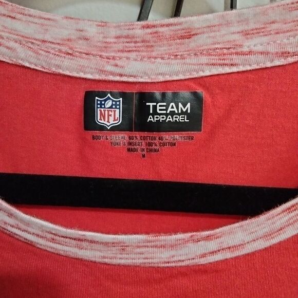 NFL Women Red & Black Atlanta Falcons With Crew Neck T Shirt - Picture 3 of 4